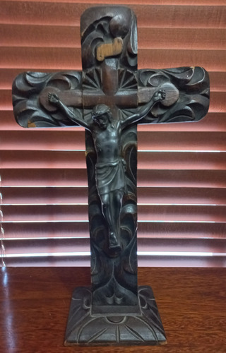 Cruz Española De Madera Labrada Con Cristo Metálico Antiguo