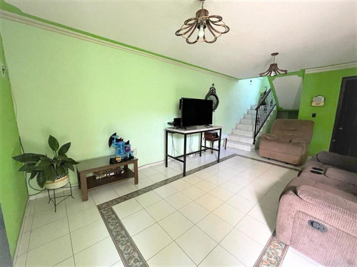 Casa Con Local En Venta En Lázaro Cárdenas, Querétaro
