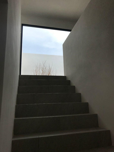 Casa En Venta Merida, Cholul En Privada, Modelo 220, A 4 Meses.