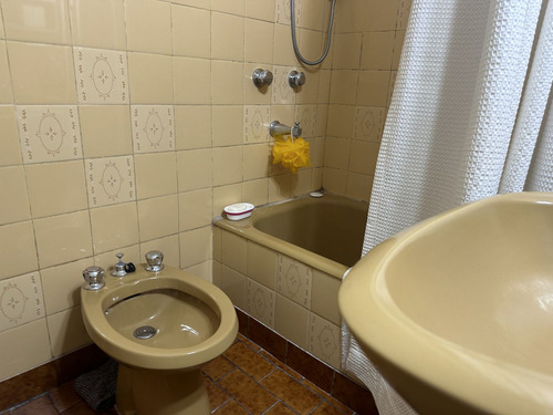 Venta 2 Propiedades, 3 Amb + 2 Amb + 2 Coch, Caseros. Ideal