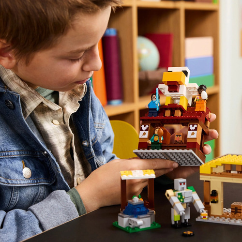 Lego Minecraftel Ataque A La Aldea Del Globo De Ghast 21273 555 A Minecraft Movie