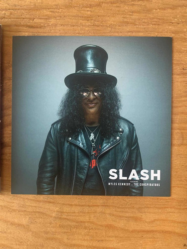 Slash World On Fire Cd Art Card Autografiado ( Guns N Roses) (Usado)