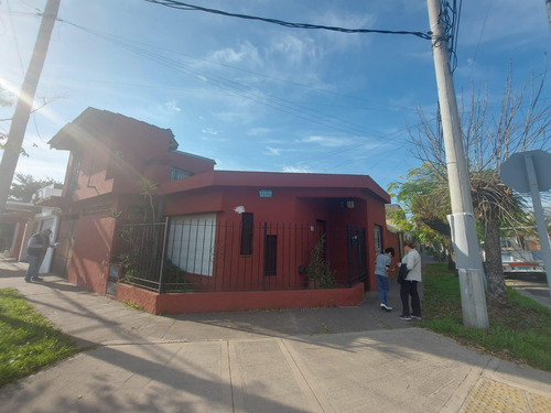 Casa A La Venta En Guido Spano Y Santa Fe Bella Vista!!