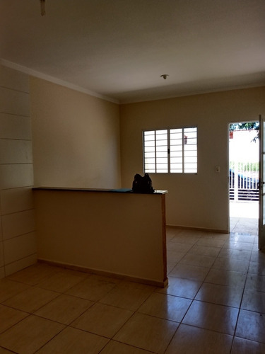 Imagem 4 de 11 de Linda Casa Térrea 1 Dormitório Vendo Ou Troco