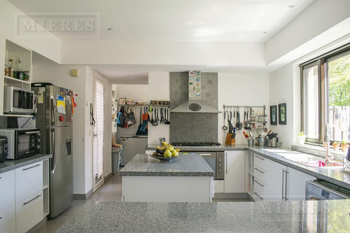 Casa De 550 Mts En Venta En Ayres De Pilar