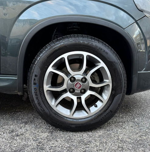 Fiat Uno 1.4 Sporting Flex 5p