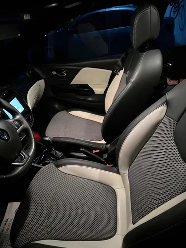 Renault Captur 2.0 Intens Automática