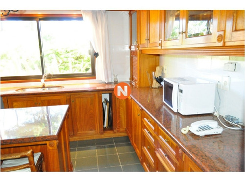 Casa En Venta Y Alquiler, Golf, Punta Del Este, 4 Dormitorios.- Ref: 205929