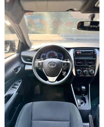Toyota Yaris 1.3 16V FLEX XL LIVE MULTIDRIVE