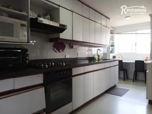 Apartamento En Arriendo En El Poblado. Cod A775445
