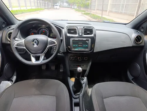 Renault Logan 1.6 Expression / Life +