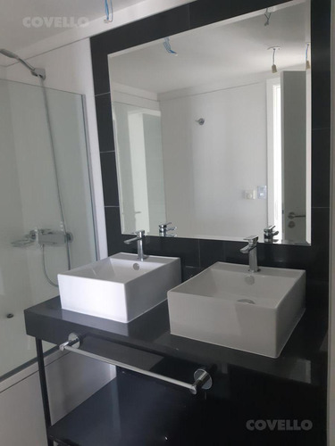 Apartamento Piso 18 De 2 Dormitorios Y 2 Baños, Garage Doble, Edificio Con Amenities