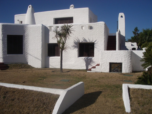 Casa A La Venta Frente Al Mar En Piriapolis 