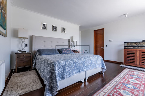 Casa En Venta De 5 Dorm. En Lo Barnechea