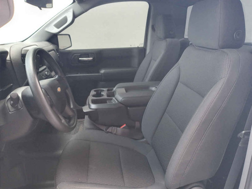 Imagen 9 de 13 de Chevrolet Silverado 2021 2p 1500 Wt Cab Reg V6/4.3 Aut 4