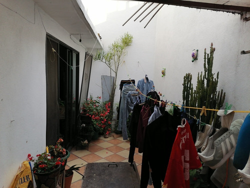 Imagen 5 de 25 de En Venta Casa En Zona Escolar Gusta A. Madero