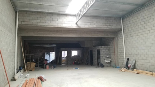 Imagen 2 de 7 de Galpon De 450m2 Y 3 Deptos En Venta, Zona Industrial Neta. *oportunidad*