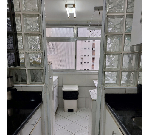 Confortável, Iluminado E Excelente Apartamento Na Praia De Pitangueiras, No Guarujá, 50 Metros Do Mar.