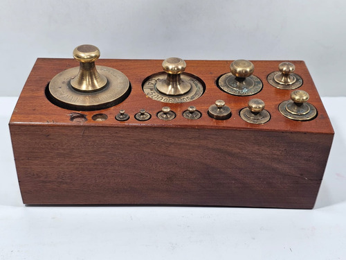 Antiguo Pesero De Madera Pesas En Bronce Cam (Usado)
