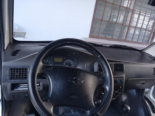 Imagen 4 de 9 de Chevrolet N300 Move Panel Busito