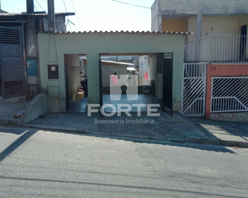 Imagem 8 de 13 de Vendo Casa Na Vila Ipiranga Em Mogi Das Cruzes. Imobiliárias De Mogi Das Cruzes. 2 Dorm, Sala, Cozinha, Banheiro. - Ca00196 - 69840523