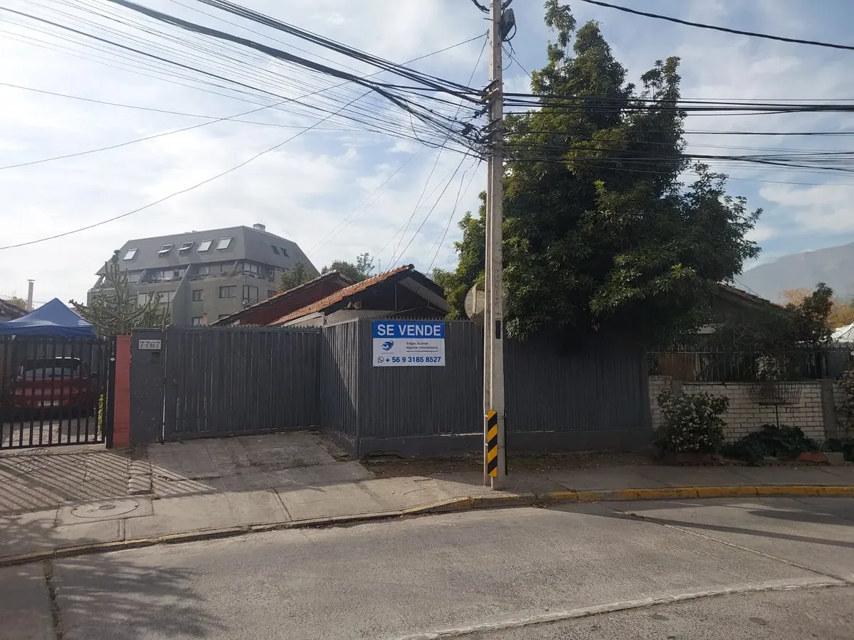 Imagen 2 de 21 de Venta Casa 5 Dormitorios En Las Condes Con Piscina Y 434 M²