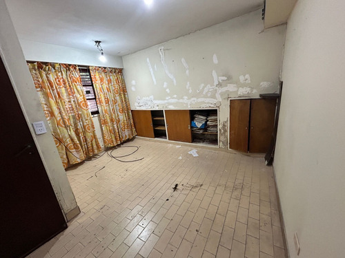 Casa En Alquiler En Excelente Zona De 5amb Con Dependencia Y Escritorio En Villa Devoto