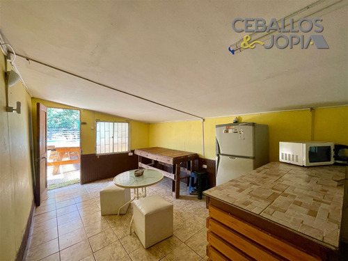 Casa En Venta De 4 Dorm. En Olmué