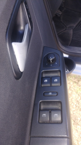 Volkswagen Suran 1.6 Highline 101cv