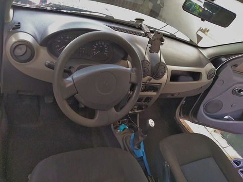 Renault Sandero 2010 1.0 16v Authentique Hi-flex 5p