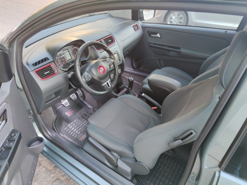 Volkswagen Fox 1.6 Highline 2012
