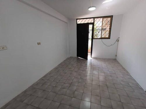 Anexo En Alquiler, Uso Comercial, Urbanizacion Horizonte