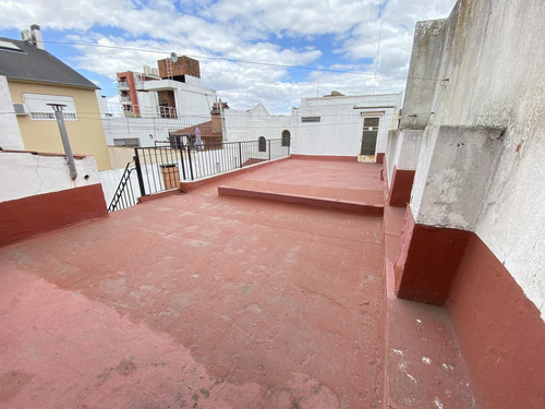Casa 5 Ambientes Con Patio, Terraza Y Cochera - Acepta Propiedad Menor Valor