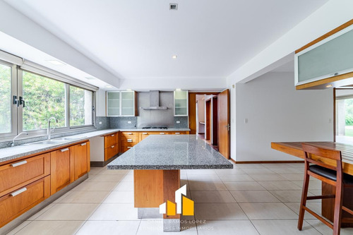 Imagen 7 de 29 de Importante Casa En Venta-lomas De La Carolina