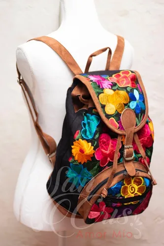 Mochilas bordadas cheap