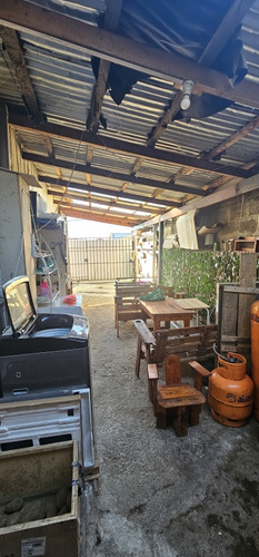 Casa En Pje Los Aromos/consultorio Victor Domingo