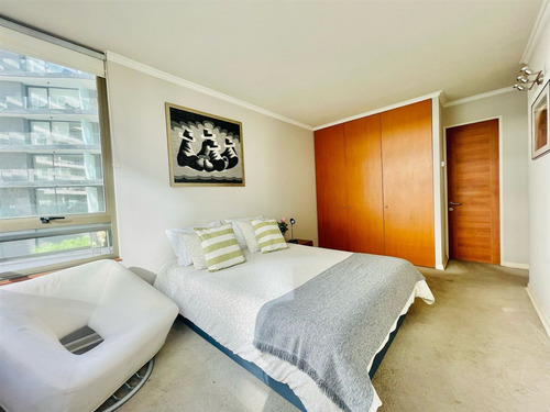 Depto En Venta De 2 Dorm. A Pasos Metro Hernando Magallanes