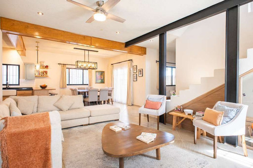 Casa De 3 Recámaras En Venta En San Miguel Ubicación, Rooftop Y Seguridad