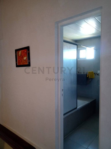 Imagen 13 de 25 de Paseo 137 E/1 Y 2 Villa Gesell, Departamento Amueblado En Venta De 2 Dormitorios