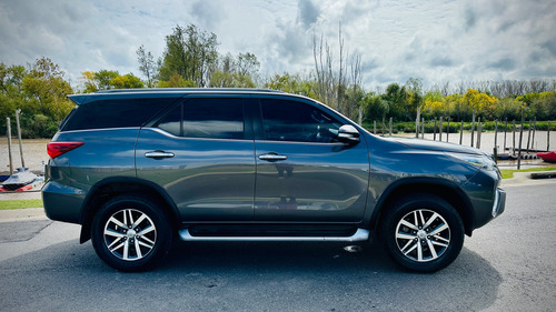 Toyota Hilux SW4 2.8 Srx 177cv 4x4 7as At