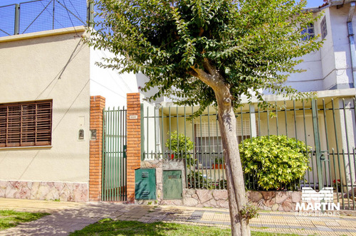 Casa Ph En Venta En Florida Oeste 4 Ambientes, Playroom , 3 Baños, Patio Y Terraza.