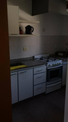 Imagen 3 de 6 de Departamento Monoambiente - Al Frente - Balcón - Castelar Ce