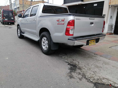 Toyota Hilux Mt 2500 4x4