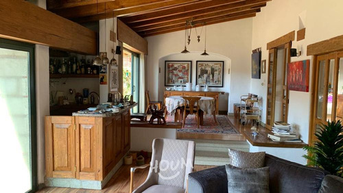 Casa En Loma Del Padre, Cuajimalpa De Morelos Con 5 Recámaras, 400 M², Id: 146869