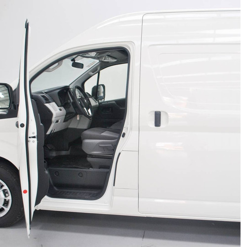 Toyota Hiace 2.8 Tdi Furgón 6at L2h2 3a 5p