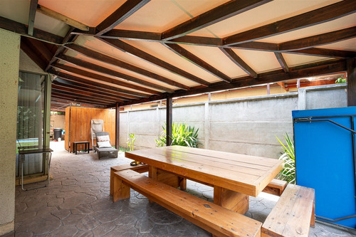 Casa En Venta De 5 Dorm. En Peñalolén - Sector Las Tinajas