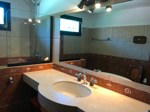 Casa, 4 Dormitorios Y Piscina