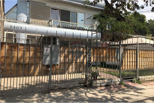 Se Vende Casa Comercial En Avenida La Florida.