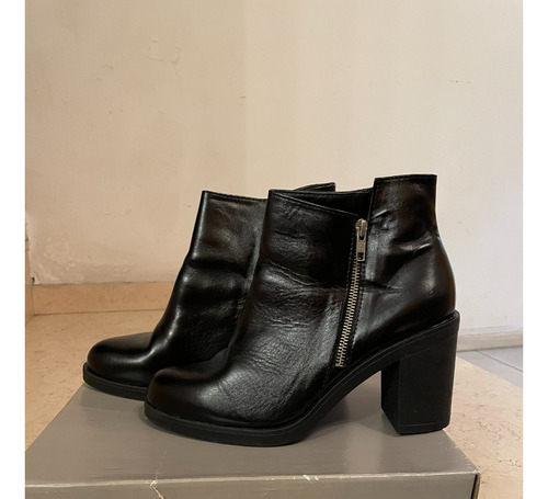 Botas Cuero Negras Talle 40 Marca Apology