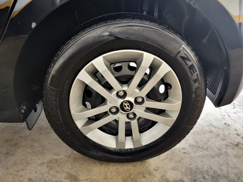 Imagem 12 de 12 de Hyundai Hb20 Comfort Plus 1.6 Preto 2014